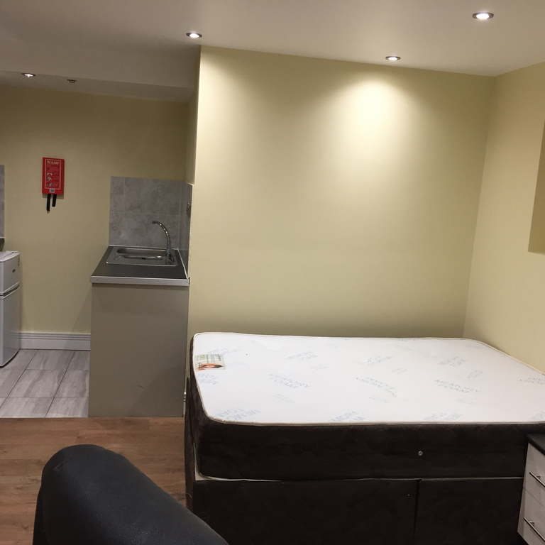 Studio to rent - Photo 1