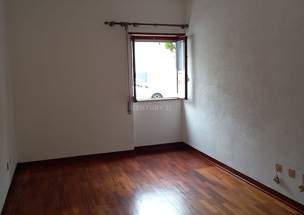 Apartamento T3 - Não Mobilado - Ladeira das Alpenduradas