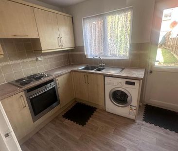2 bedroom semi-detached house to rent - Photo 3