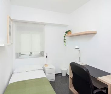 Avinguda del Port, Valencia, Valencian Community 46021 - Photo 5