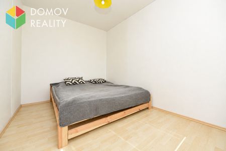 Pronájem bytu 2+kk 38 m², Nad Stadionem, Králův Dvůr - Photo 2