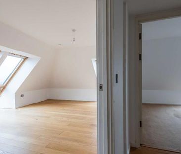 Ocean present to you this exquisite one-bedroom furnished flat for ... - Photo 4