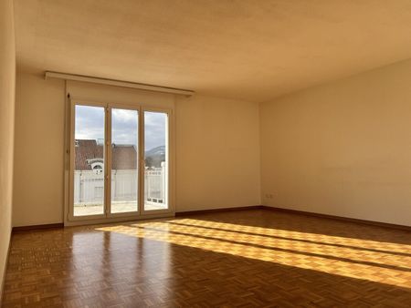 Spannende 4.5 Zimmerwohnung mit grossem Balkon - Photo 2