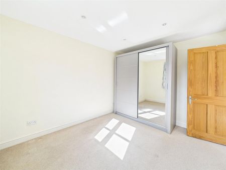 1 bedroom semi-detached house to rent - Photo 2