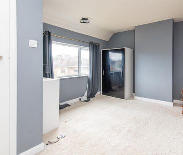 3 bed House - Semi-Detached To Let - Photo 4