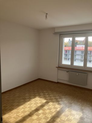 À louer - Bel appartement 4.5 pièces au 4ème étage - Photo 1