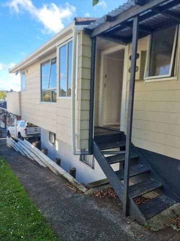 Sunny deck near Sunnyvale station - Photo 3