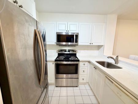 For Lease - 7 Carlton Street Unit# 910, Toronto, Ontario - Photo 5