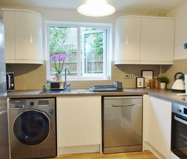 3 bedroom semi-detached house to rent - Photo 3