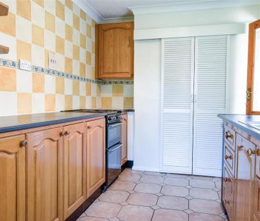 2 bedroom detached bungalow to rent - Photo 1