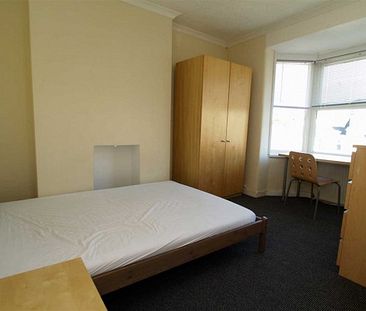 4 Bed - West Hill Road, Plymouth - Photo 3