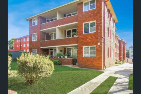 Well-Presented Two Bedroom Apartment in Convenient Penshurst Location - Photo 2