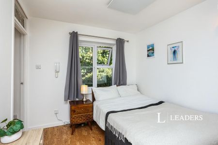 Studio to rent - Photo 4
