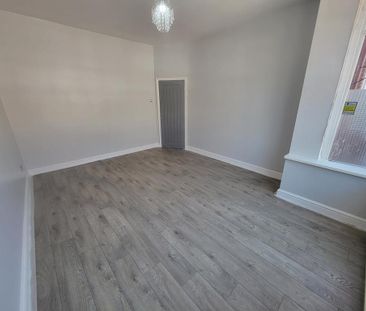 4 bedroom terraced house to rent - Photo 1