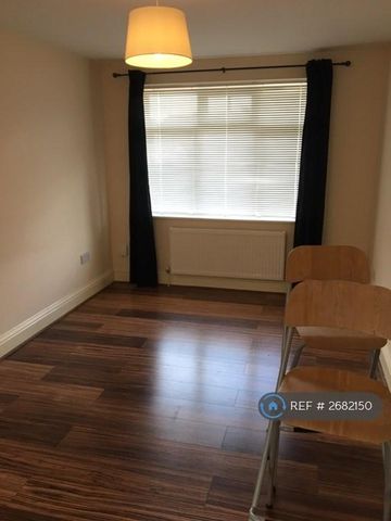 1 bedroom flat to rent - Photo 2