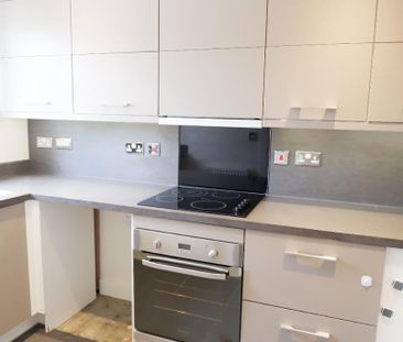 2 bedroom end of terrace house to rent - Photo 6