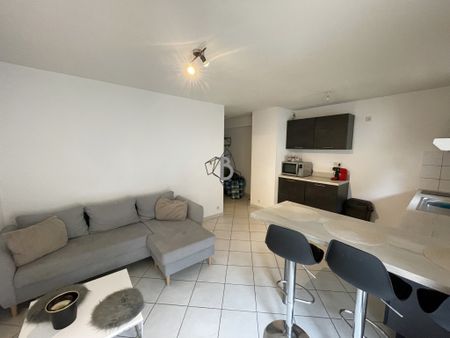 Location Appartement 2 pièces 34m² ONET LE CHATEAU 12850 - Photo 2