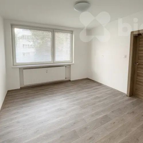 Pronájem bytu 3+1 v České Budějovice, Pražské Předměstí - Photo 1