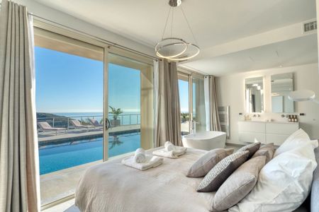 VILLA EZE RÉNOVÉE 323 M2, 5 CHAMBRES. - Photo 4