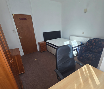 5 Bed Student Accommodation - Photo 6