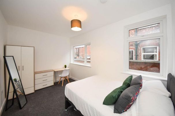 1 bedroom in a house share to rent - Photo 1