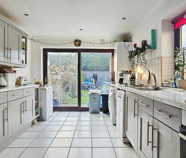 Stanwell New Road, Staines-upon-Thames, Surrey, TW18 4HY - Photo 5