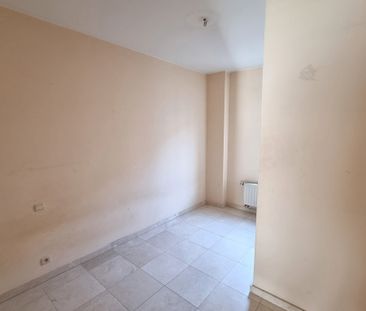 Appartement met 2 slaapkamers, ruim terras en staanplaats! - Photo 4