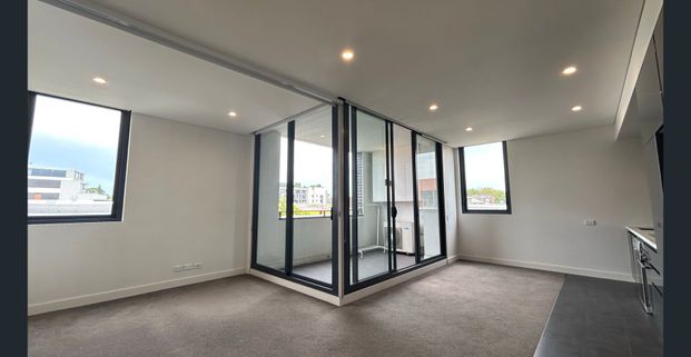 Two bed Two bath + one study Stylish apartment in Rosebery - Photo 1