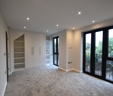 Oak End Way, Gerrards Cross, Buckinghamshire,SL9 - Photo 4