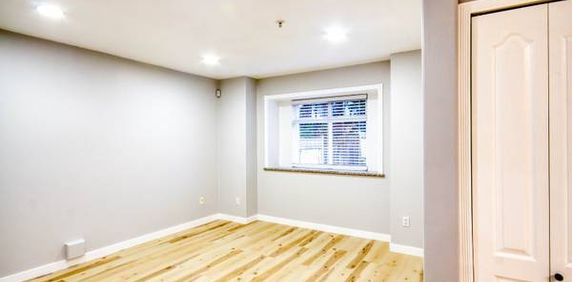 1746 Kitchener St, Vancouver 🏡 - Photo 2