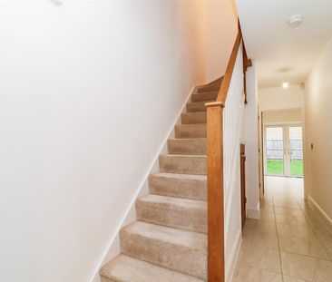 Flanshaw Lane, Wakefield - Photo 3