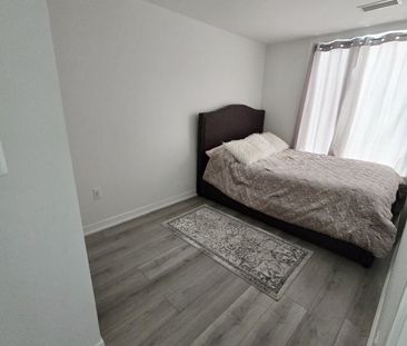 For Lease - 3401 Ridgeway Drive Unit# 308, Mississauga, Ontario - Photo 3