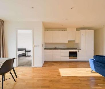 Skylark Point, East Village, Stratford, E20 - Photo 3