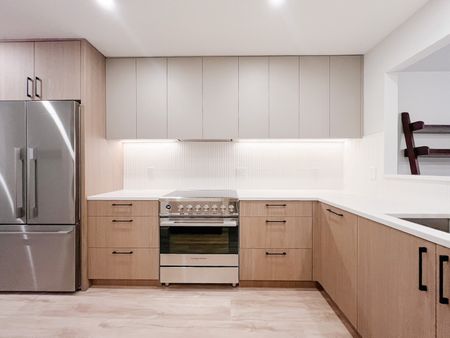 Deep Cove Delight! - Photo 3