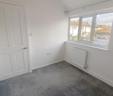 2 bedroom end of terrace house to rent - Photo 6