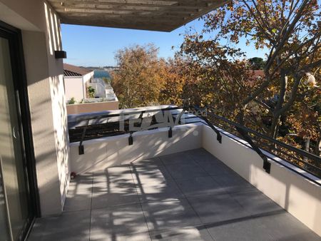 Location Appartement 2 pièces 42m² SETE 34200 - Photo 5