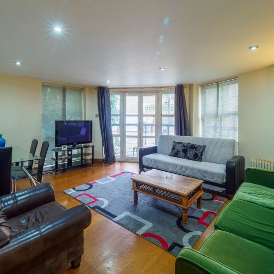 Bourne House - Photo 1