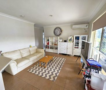Spacious Family Home in Thabeban – 4 Bed, 2 Bath, Double Garage - Photo 1