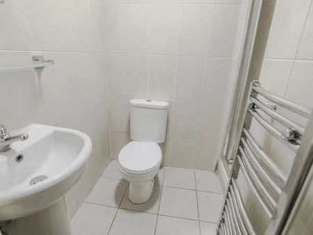 Bronze Ensuite - Photo 3