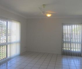 FAMILY LIVING – MT LOUISA - Photo 4