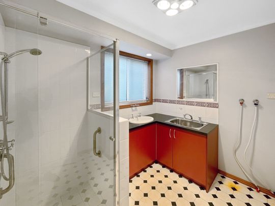 32 Edwardes Street, Black Hill - Photo 1