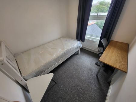 Penryn, Cornwall - Photo 4