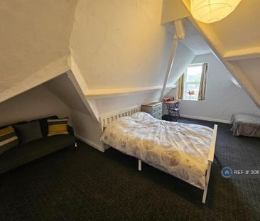1 bedroom in a house share to rent - Photo 1