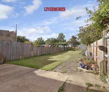 3 bedroom Semi-Detached House to let - Photo 2