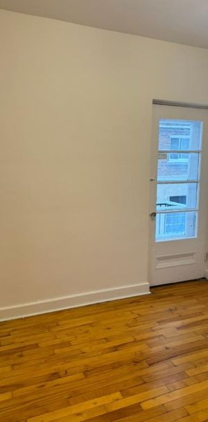 4 1/2 À LOUER, CÔTE-DES-NEIGES, DEUX CHAMBRES, LIBRE MAINTENANT - Photo 1