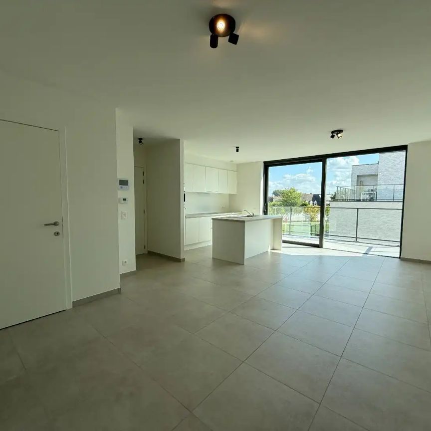 Nieuwbouwappartement met autostandplaats te Izegem - Photo 1