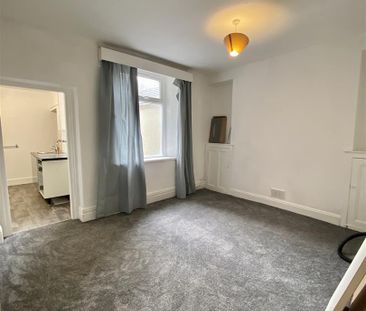 Room For Rent John Street, Pontypridd - Photo 1