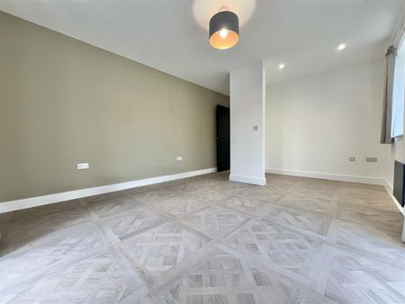 Sienna Villas, Hyde - Photo 2