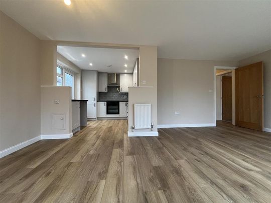 3 bedroom bungalow to rent - Photo 1