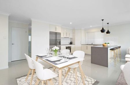 Charming Family Home in Beaconsfield - Photo 2